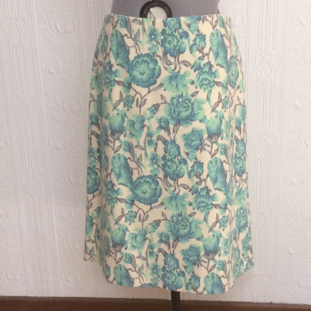 Early 2000 Pringle wool A line skirt with flower print